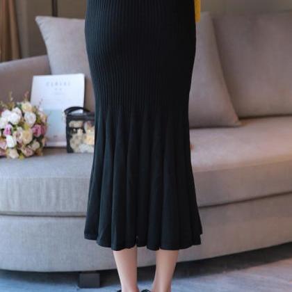 Women Solid Fit Knit Long Skirt - Black