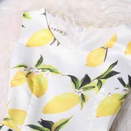Fashion Yellow Casual Printing Sleeveless Vest..