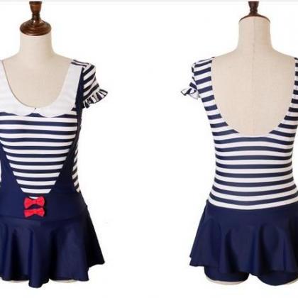 Girl Stripe Comfortable Short Sleeve Swimwear..