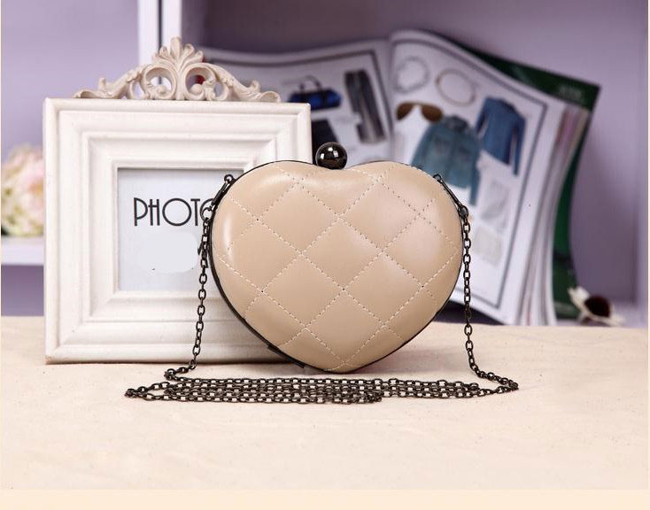 Cute Fashion Chain Mini Lingge Heart Bags Clutch Handbag-beige