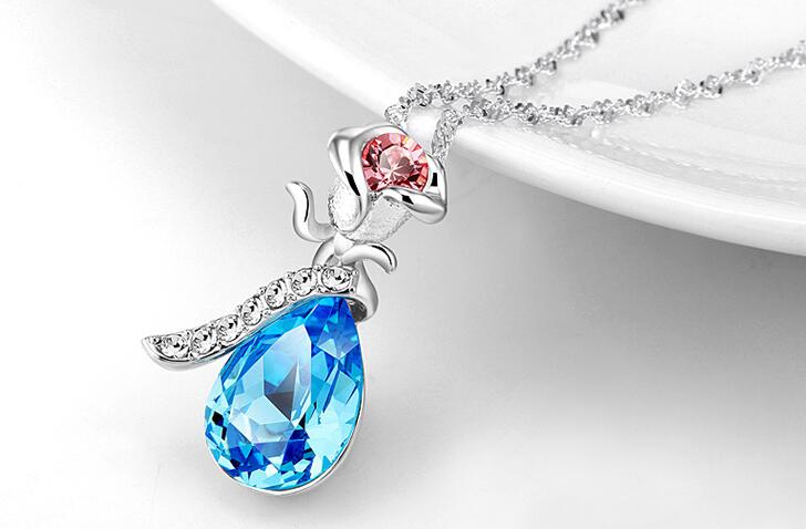 Fashion Women's Crystal Pendant Necklace - Blue