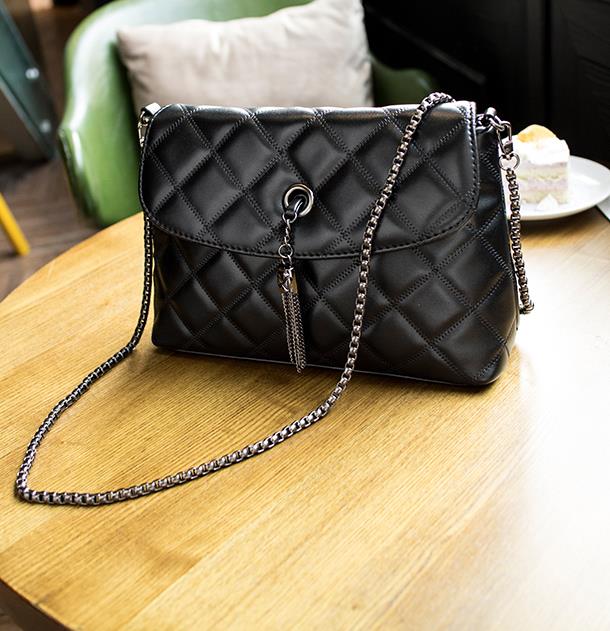 Diamond Quilted Leather Crossbody Handbag With Linked Chains And